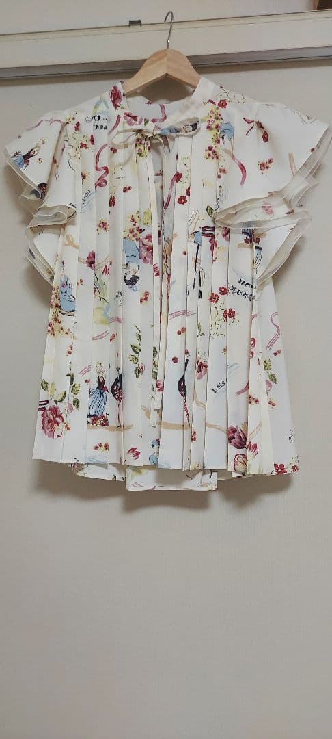 人気即完売品　ロイスクレヨン アンジェラブラウス