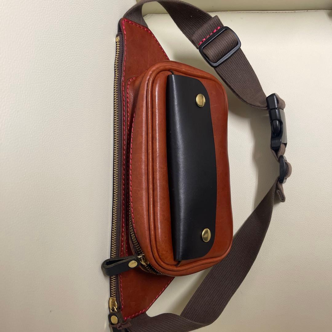 レザー ボディバッグ ブラウン ブラック