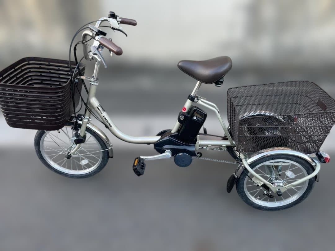 美品　パナソニック　3輪　電動アシスト自転車　内装3段変速　三輪　16Ah