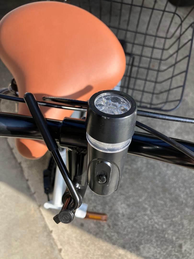 Three Stones折りたたみ自転車 ホワイト 20inch 6段変速