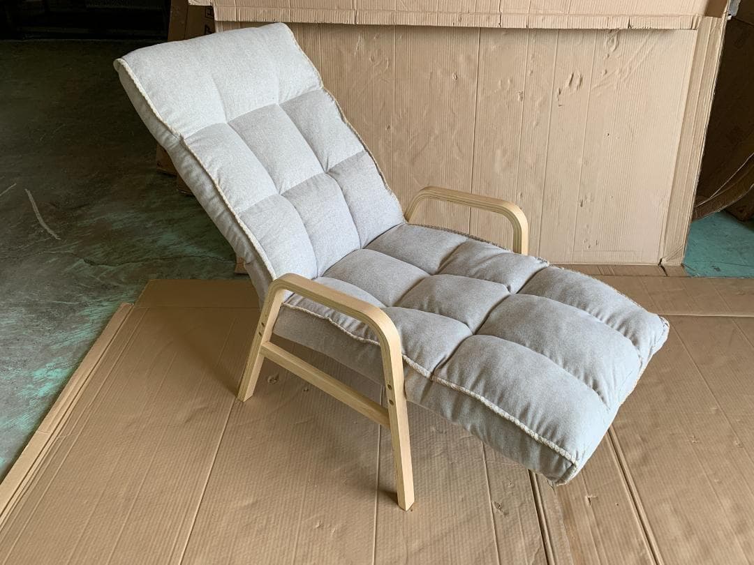 肌ざわりの良いオットマン付きリビングチェアベージュWHG-580T(SBE)