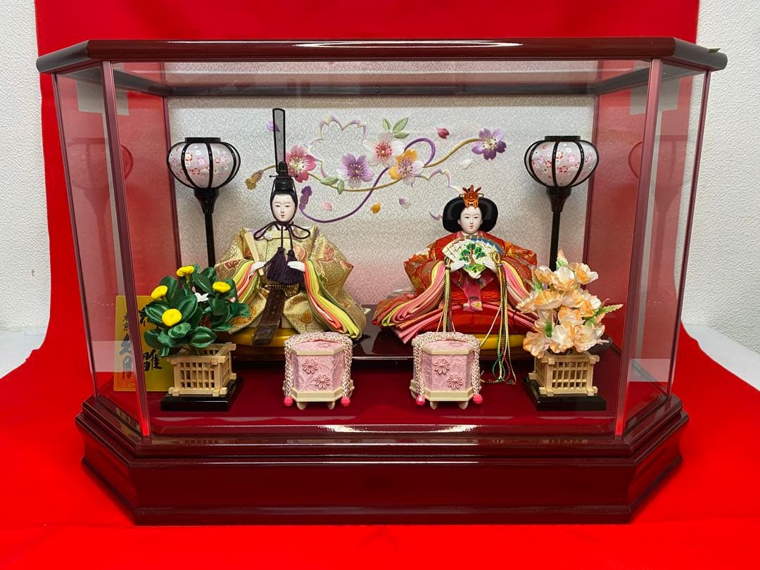 東京久月　雛人形オルゴール付き親王飾り・間口約５８×奥行約３６×高さ約３7㎝