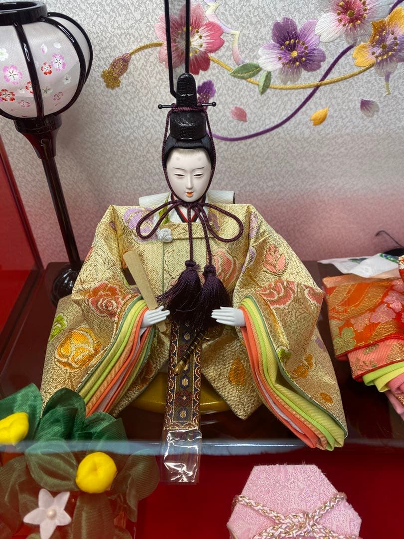 東京久月　雛人形オルゴール付き親王飾り・間口約５８×奥行約３６×高さ約３7㎝