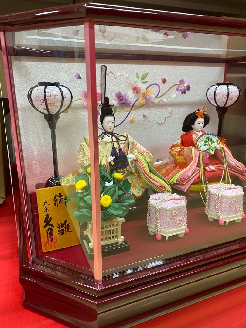 東京久月　雛人形オルゴール付き親王飾り・間口約５８×奥行約３６×高さ約３7㎝