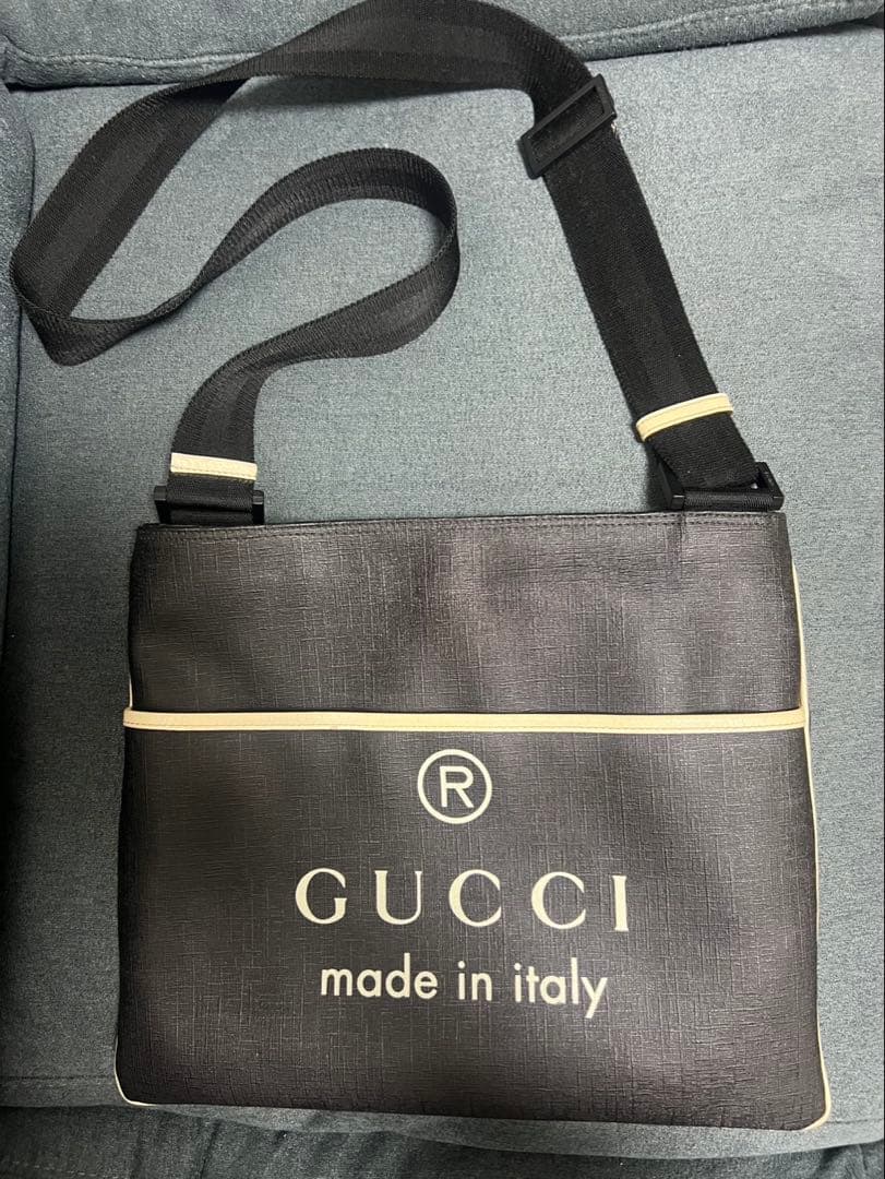 【値下げしました】GUCCI メッセンジャーバッグ ブラック ブラック