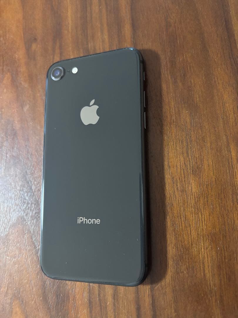 【美品】Apple iPhone 8 スペースグレー 本体【バッテリー100%】