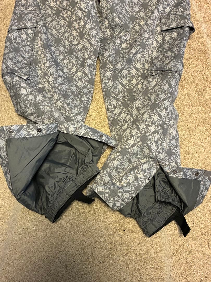 【美品】スキー　スノーボードウエア　スパイダー　パンツ　グレー　M