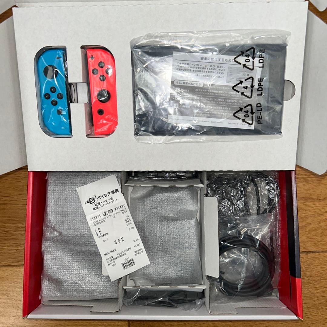 NINTENDO SWITCH 本体　2021年製