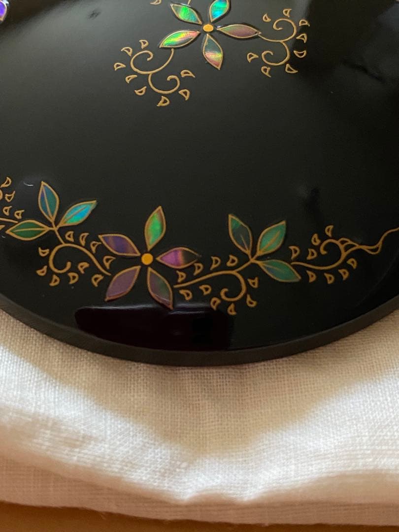 輪島塗　鈴谷鐵五郎　香合　螺鈿細工　内梨地