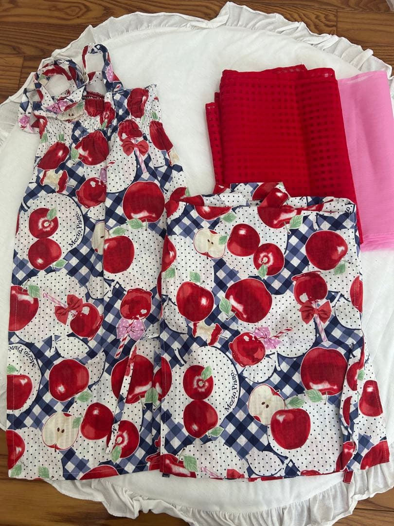 メゾピアノ りんご柄　リンゴ柄　浴衣　セパレート　2way 130 紺色