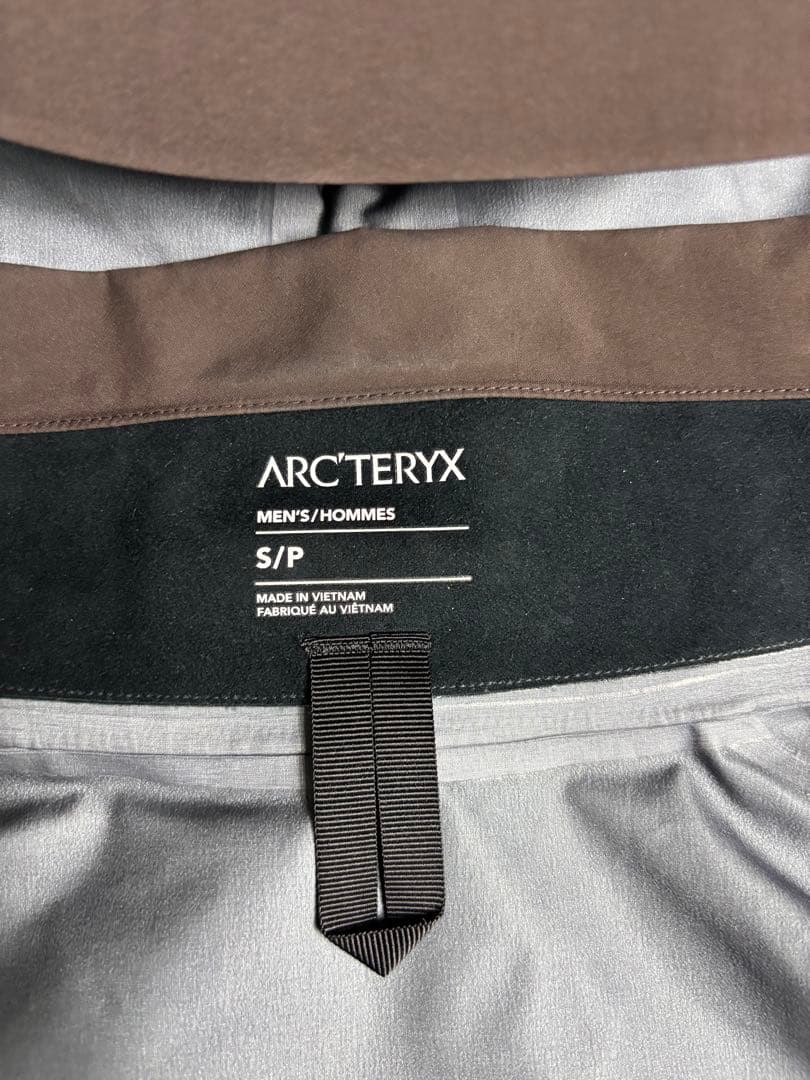 お*☆様 希少限定 田中シェン着ARC'TERYX Beta AR S bitt