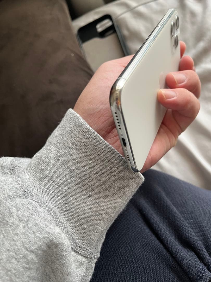 iPhone 11 pro 256GB 本体　白　シルバー　Faceid✖︎