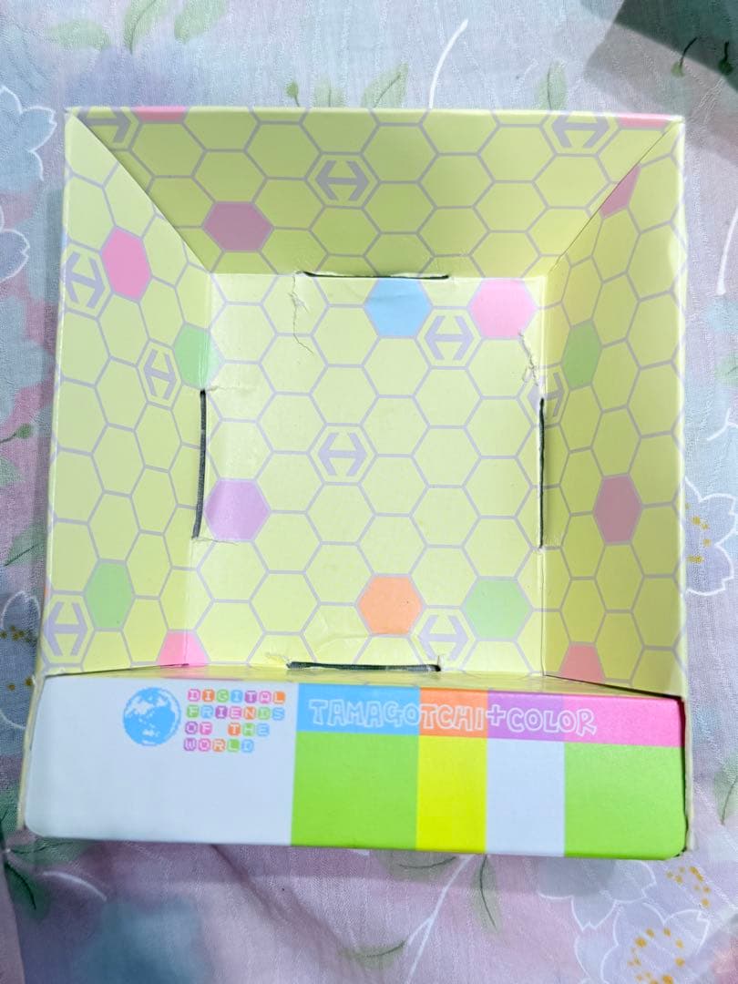 【動作確認済】たまごっちプラスカラー　ヘキサゴンっち　レッド