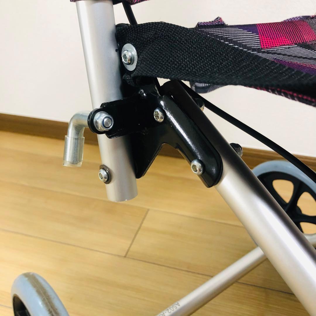 【美品、送料込み】車いす 軽量 コンパクト 介助式 簡易型 カドクラ　タッチ