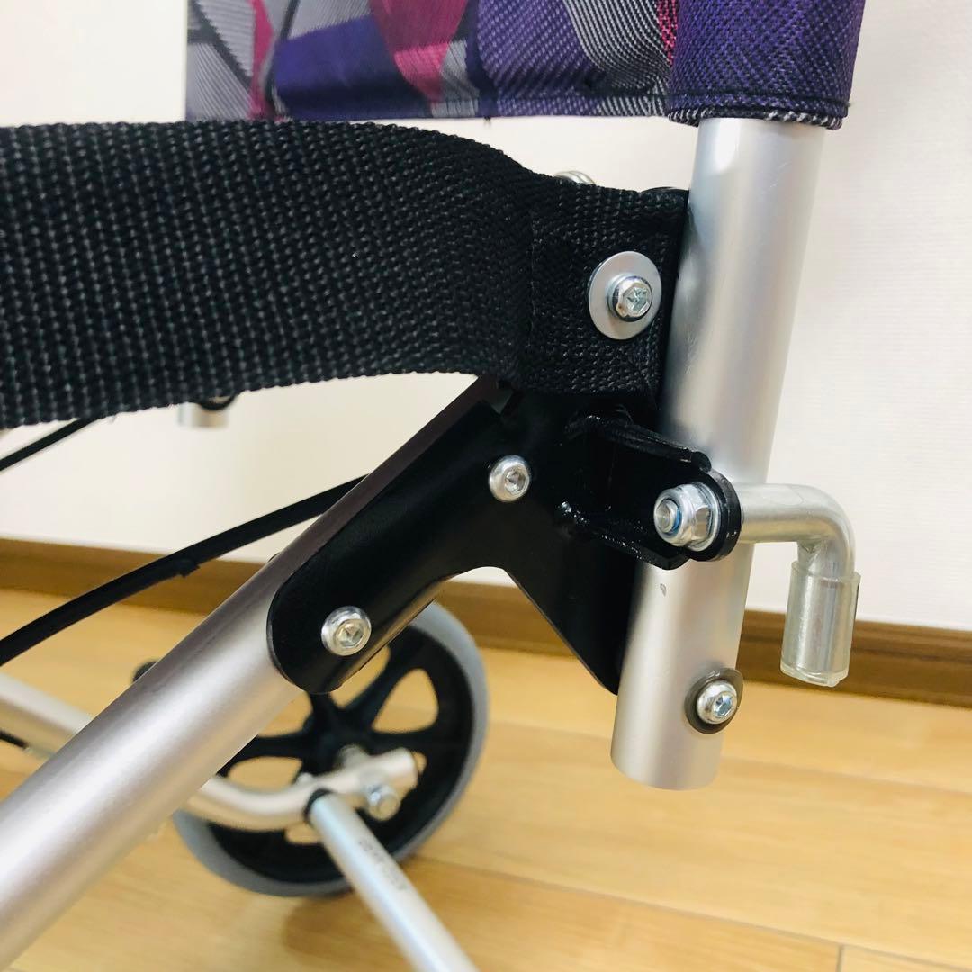 【美品、送料込み】車いす 軽量 コンパクト 介助式 簡易型 カドクラ　タッチ
