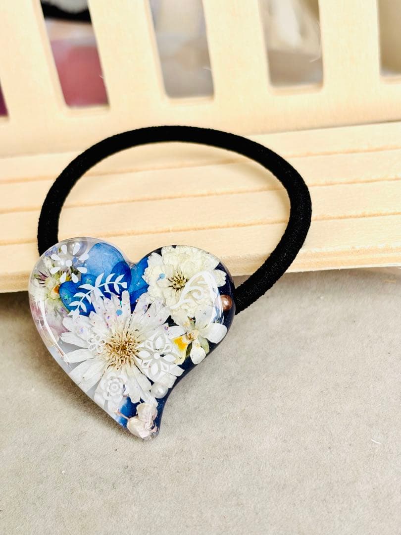 No.3160♡ドライフラワー♡雪華♡ハート♡レジンヘアゴム