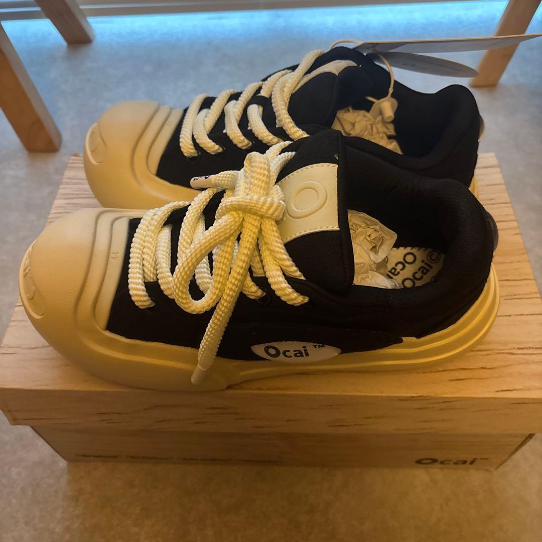 靴 OCAI SMILE CANVAS