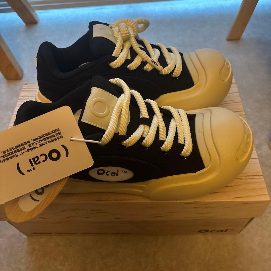 靴 OCAI SMILE CANVAS