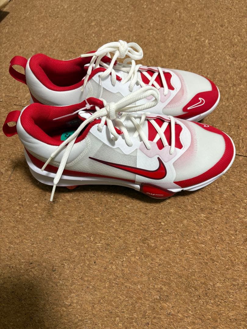Nike スパイク　赤色