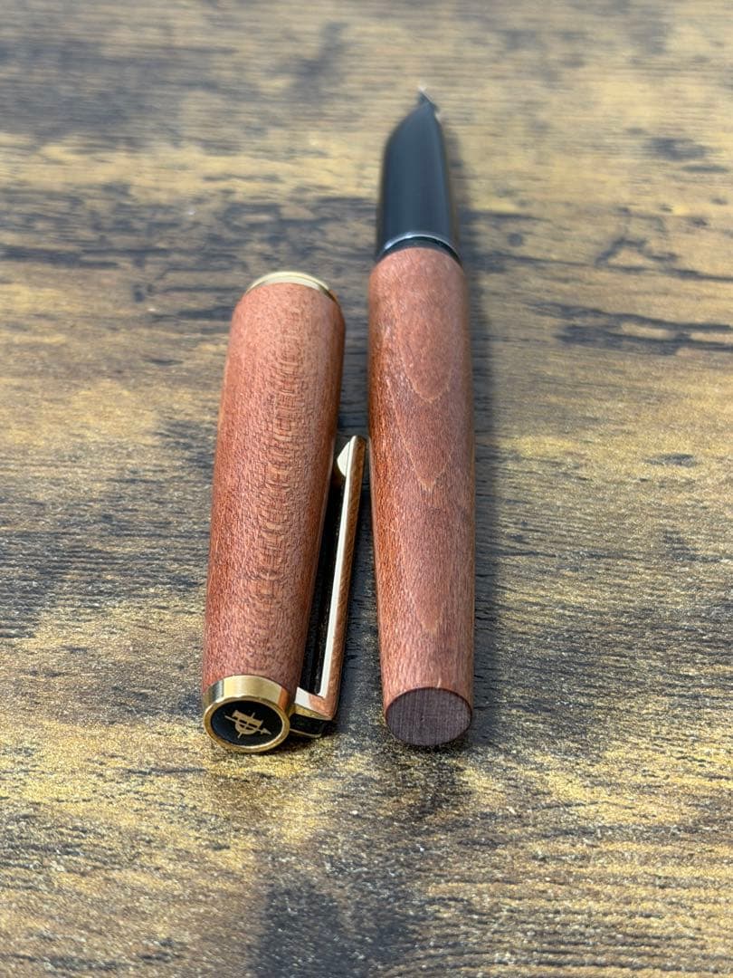 試筆のみ　1972年製　初代カスタム　高級天然　カエデ 大型18金 万年筆　中字