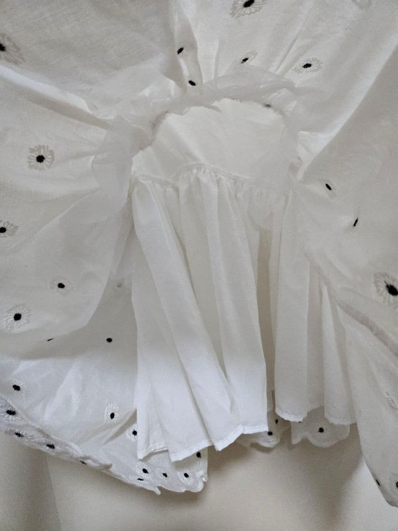 週末価格 Bibiy. EMILY FLOWER BLOUSE