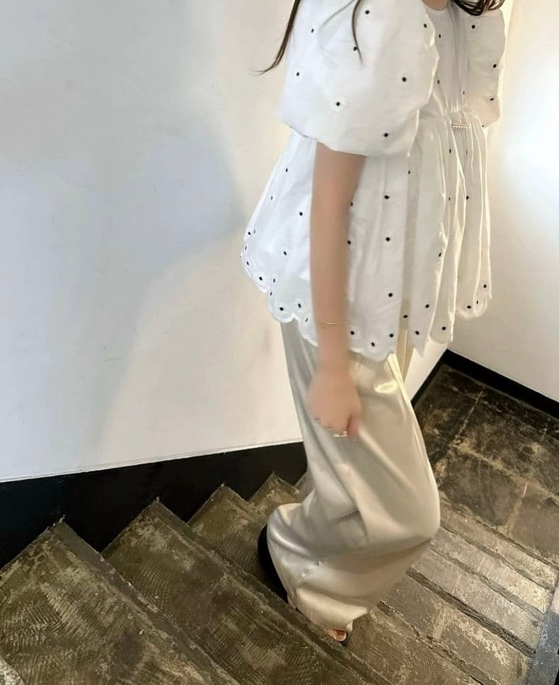 週末価格 Bibiy. EMILY FLOWER BLOUSE