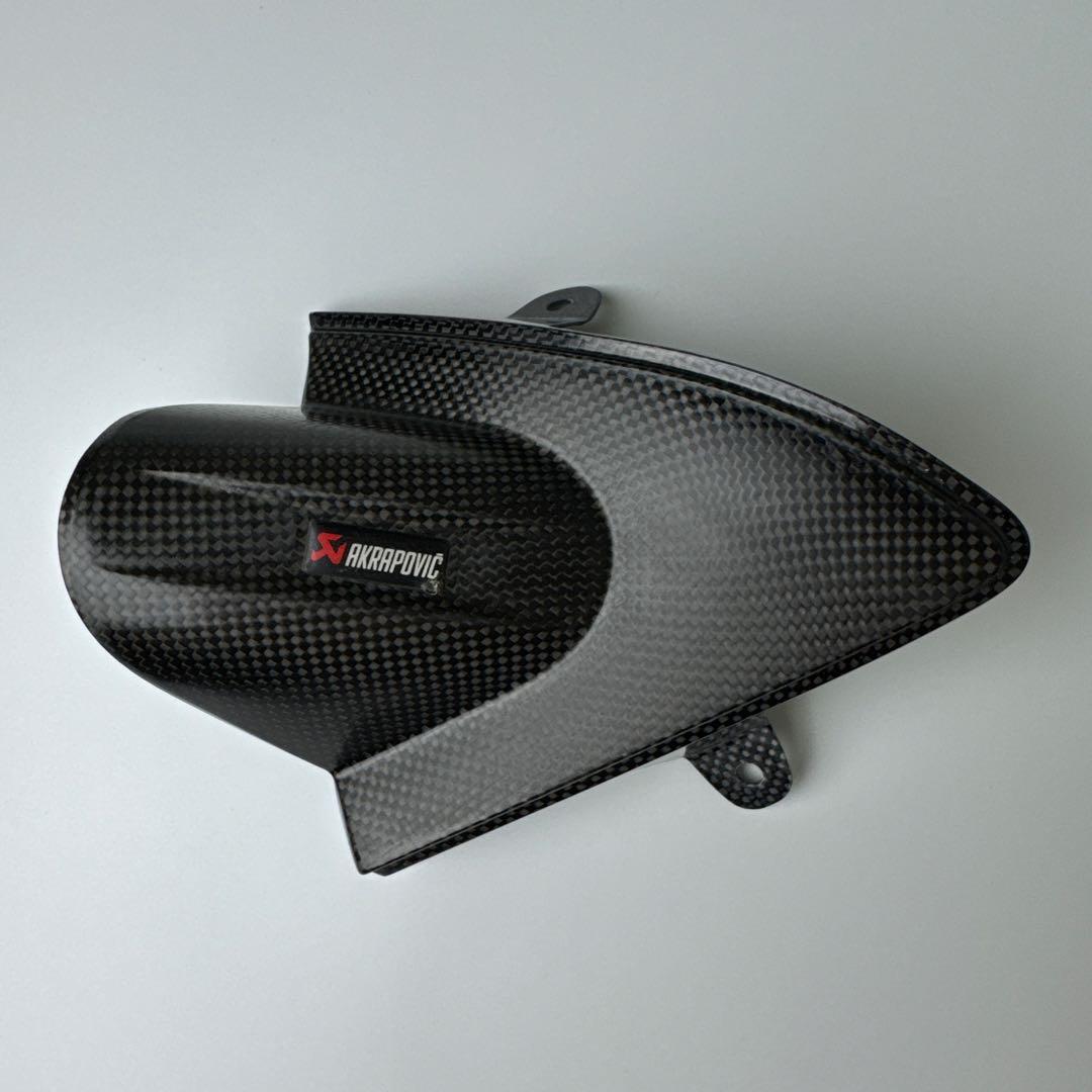 AKRAPOVIC カーボンヒートシールド
