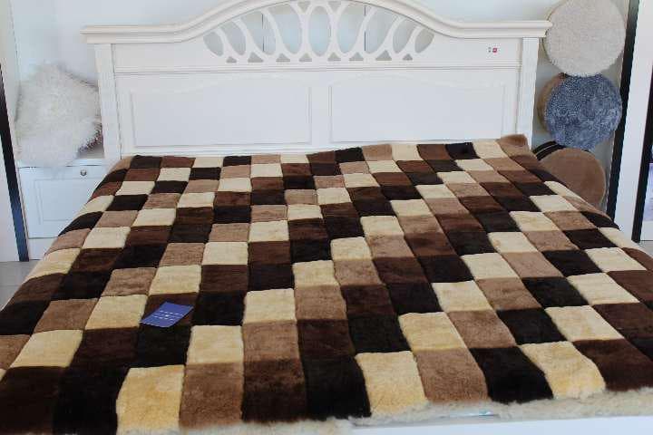 ムートンカーベット　本物　オーストラリア原皮 200x200cm