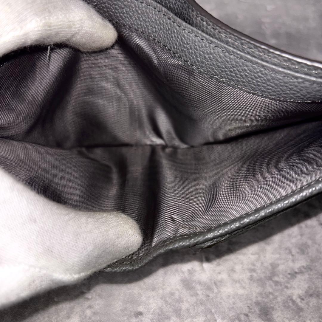 ✨極美品✨ PRADA 折り財布 三角ロゴ シボ革 希少カラー グレー