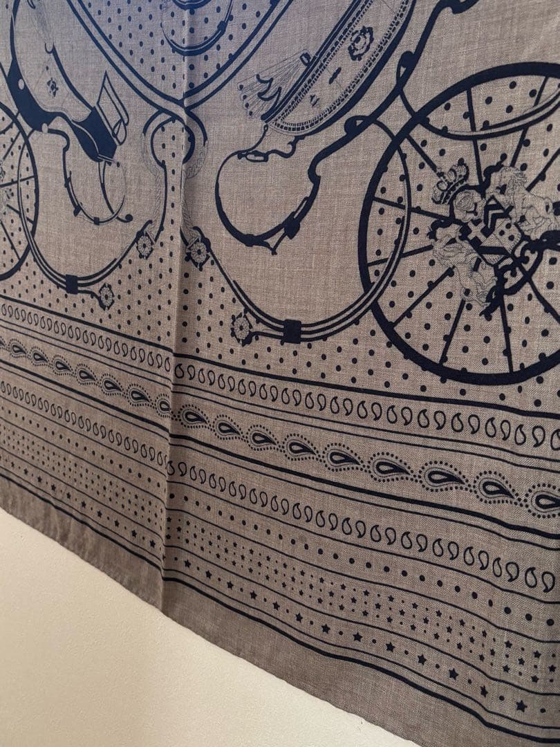 エルメス　カシシル　エトゥープ　バンダナ　カレジュアン　クリーニング済み