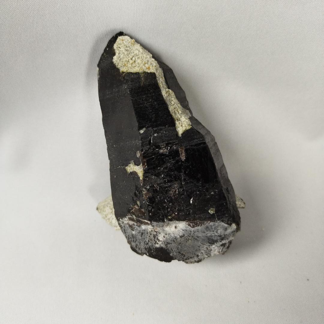 モリオン原石　黒水晶　チベット産　母岩　パワーストーン　天然石　鉱物　295g