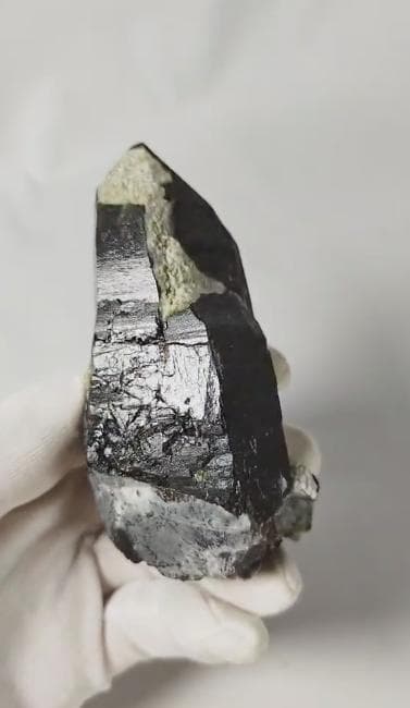 モリオン原石　黒水晶　チベット産　母岩　パワーストーン　天然石　鉱物　295g