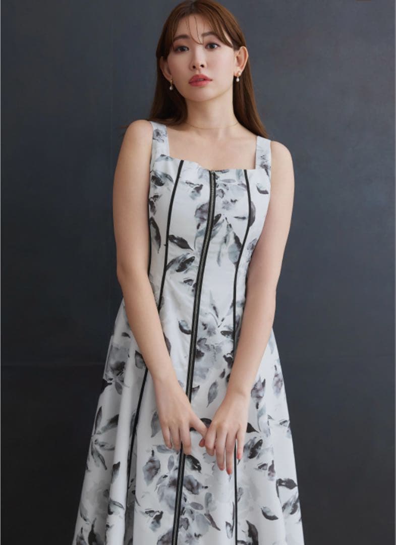 【新品】Herlipto Noemie Floral Zip-Up Dress