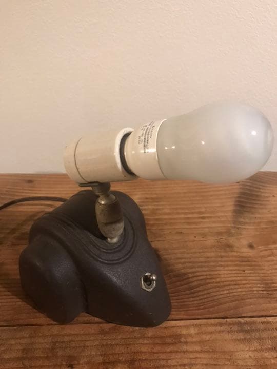 無相創　古いスタンドライト