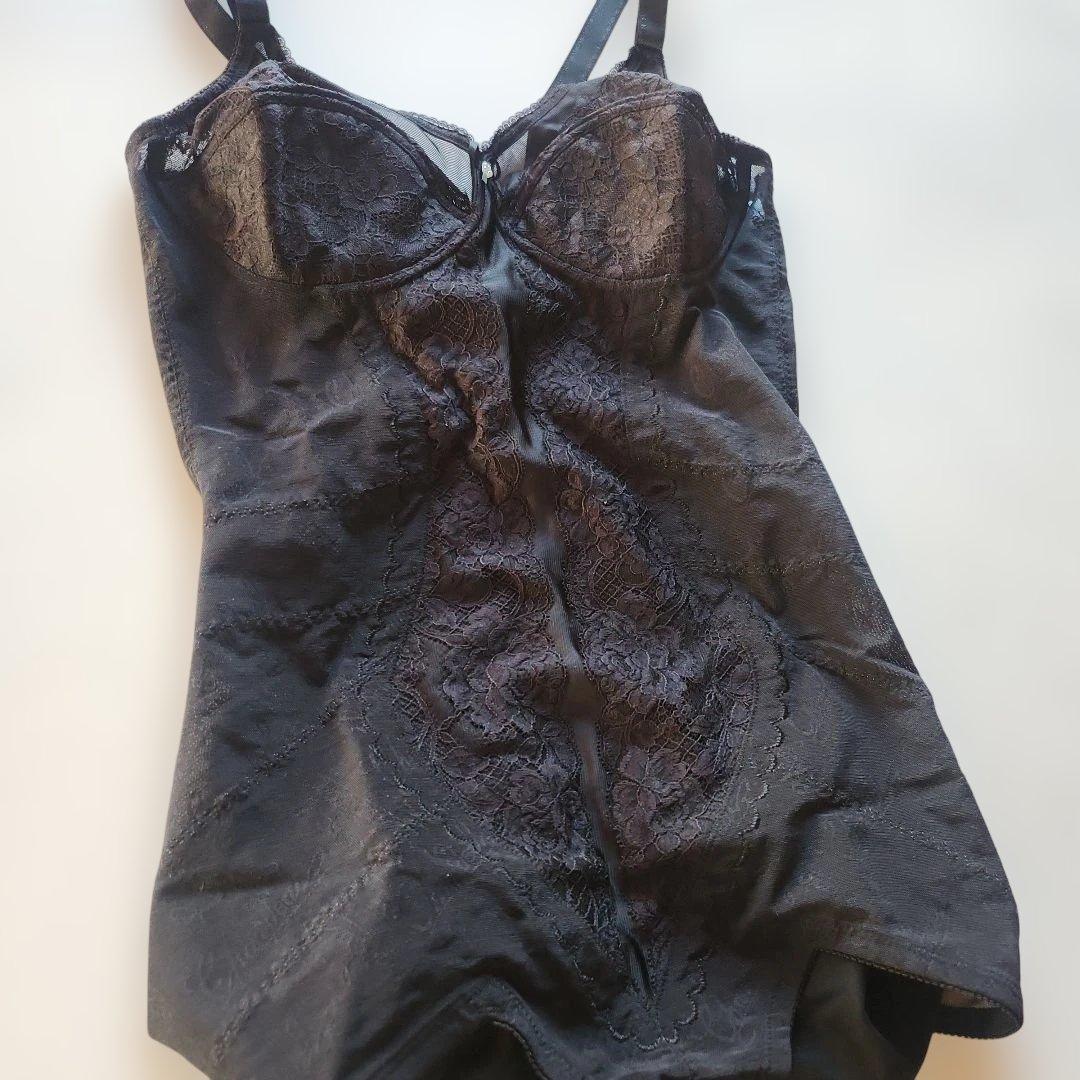 シャンデール　ブラック ボディースーツ C85