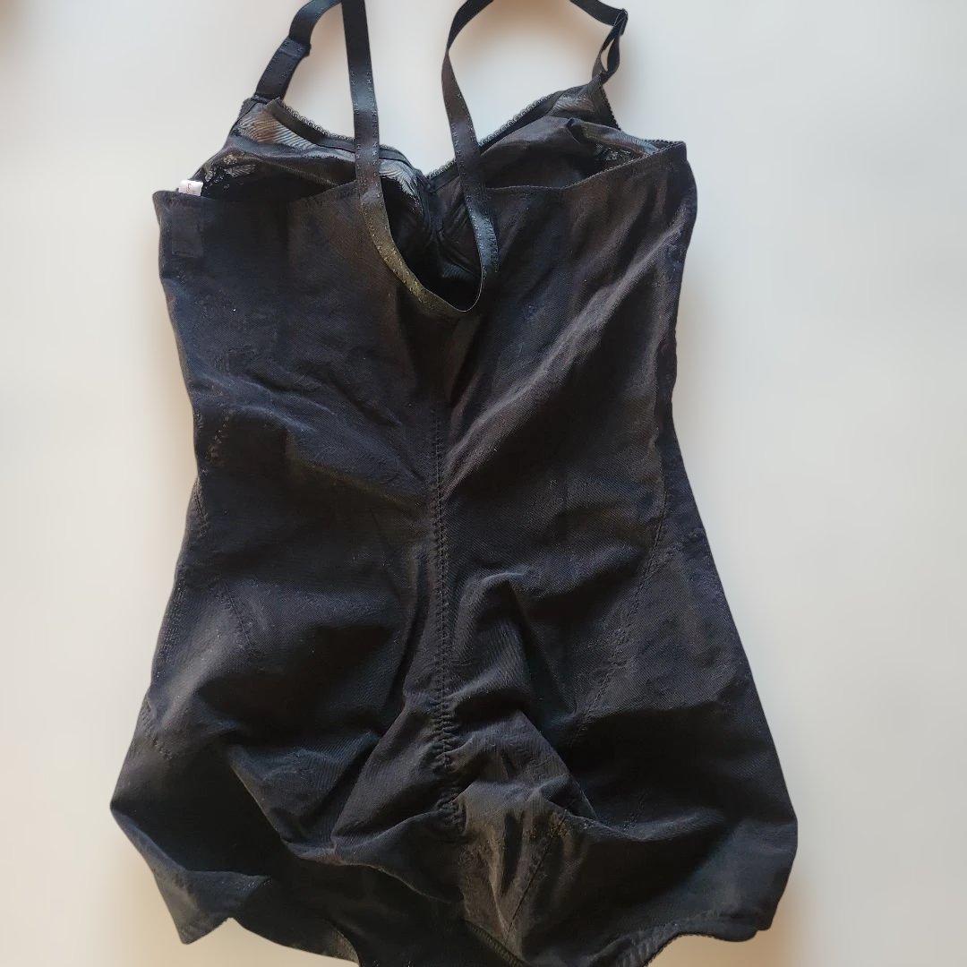 シャンデール　ブラック ボディースーツ C85