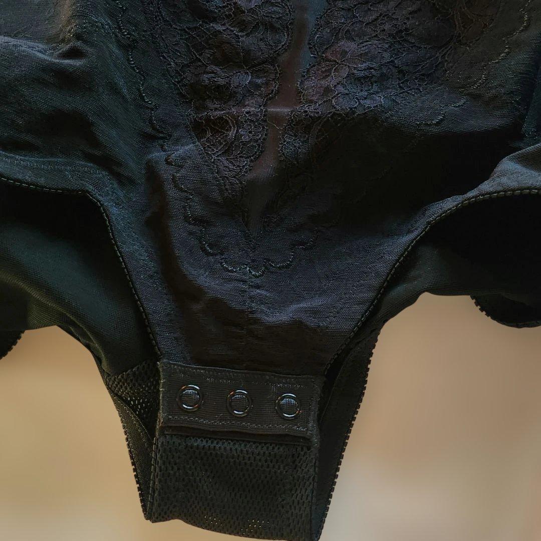 シャンデール　ブラック ボディースーツ C85