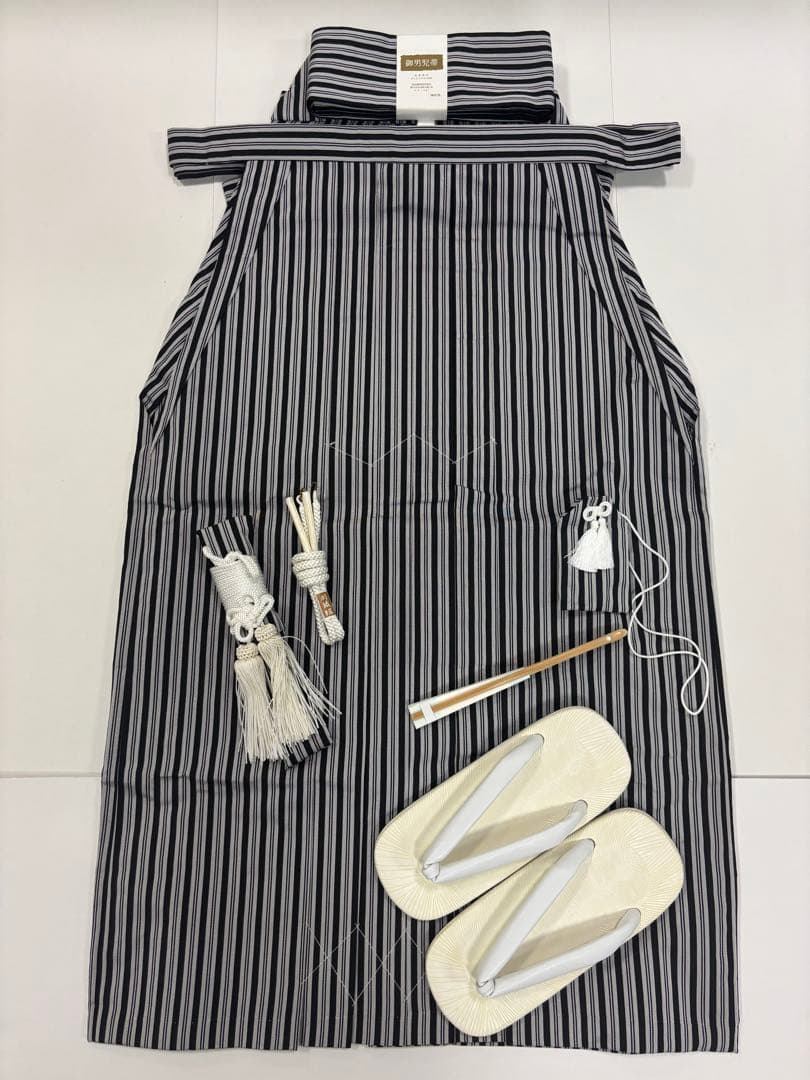 七五三　男の子　袴セット　袴丈長め　黒系　子持ち縞　シンプル　新品　③