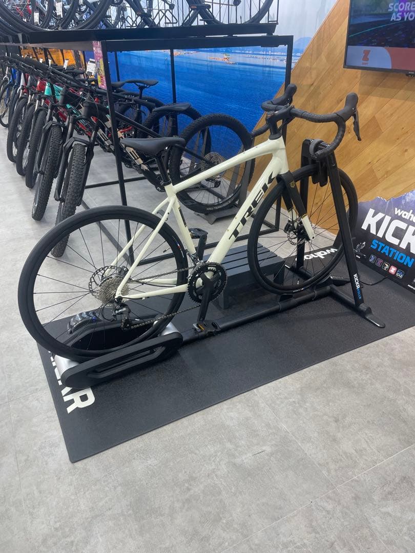 TREK Domane AL 4 Gen 4 ロードバイク　福岡