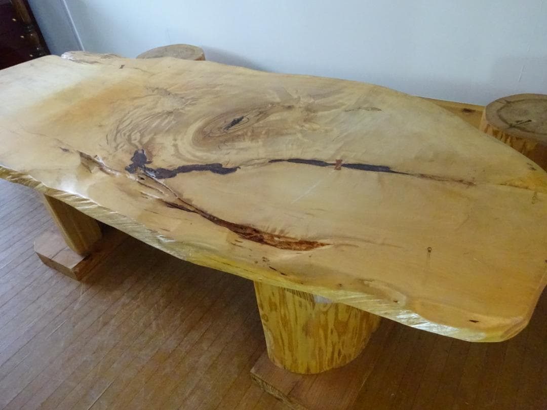 栃（トチ）材　一枚板　ダイニングテーブル　脚/杉材　ハーフログ材　半丸太脚