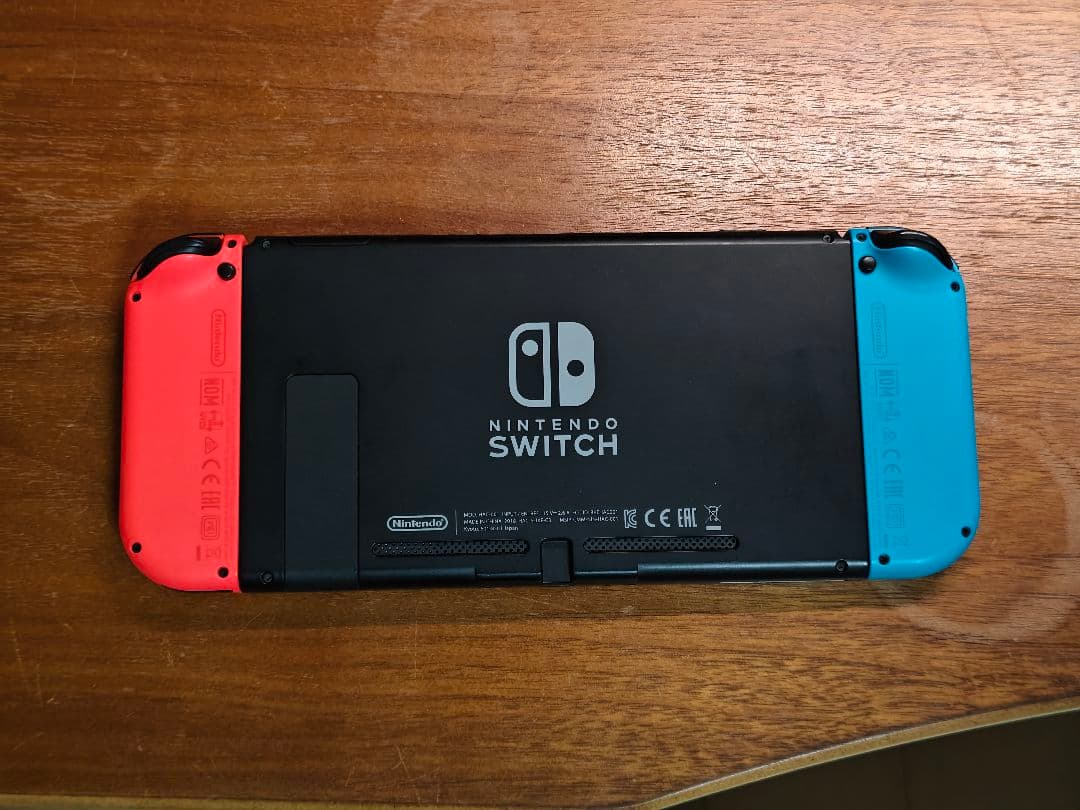 Nintendo Switch ネオンブルー/ネオンレッド　スプラトゥーン2