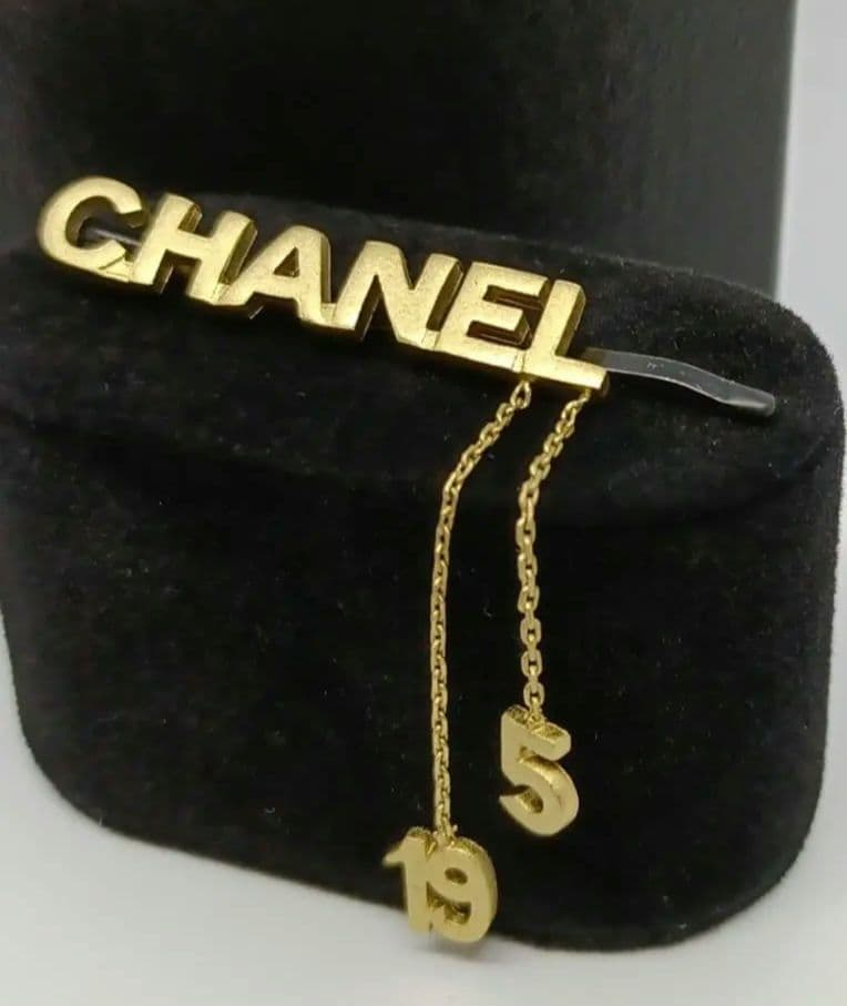 CHANEL ゴールド ヘアピン