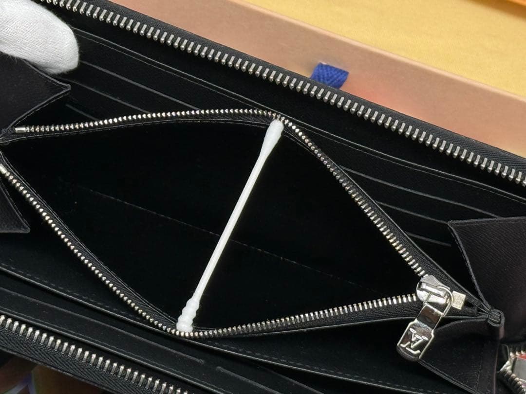 超極美品！ルイヴィトン　グラフィット　ジッピーオーガナイザーNM