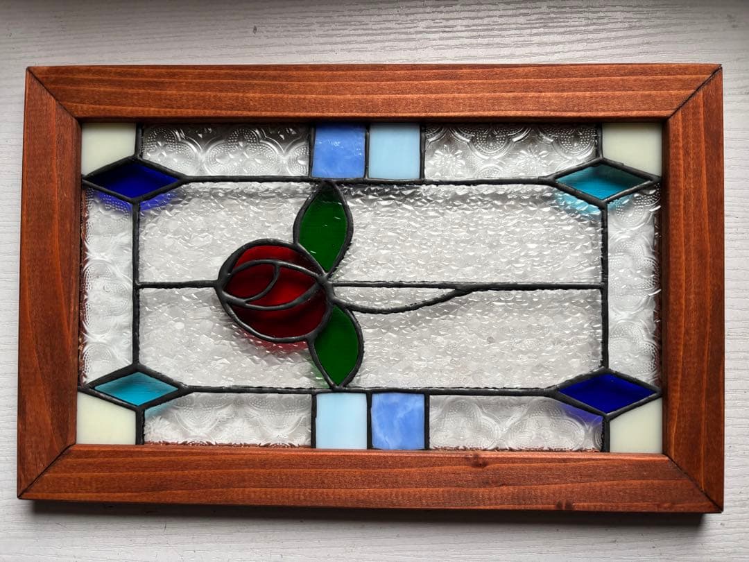 赤薔薇とブルーダイヤのステンドグラスパネル　木枠付き