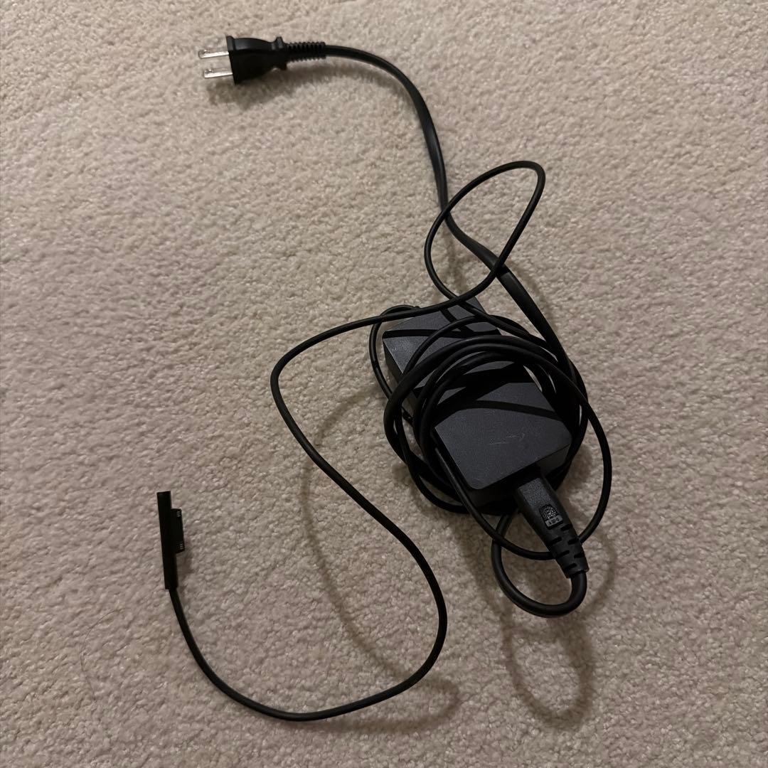 ナ*マ様 Surface laptop 美品　充電器付き