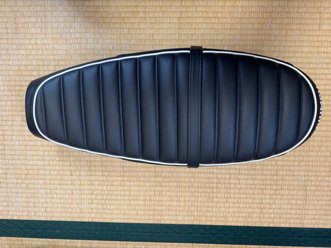 トライアンフボンネビルT120純正オプション　ローツインシート　A2302628