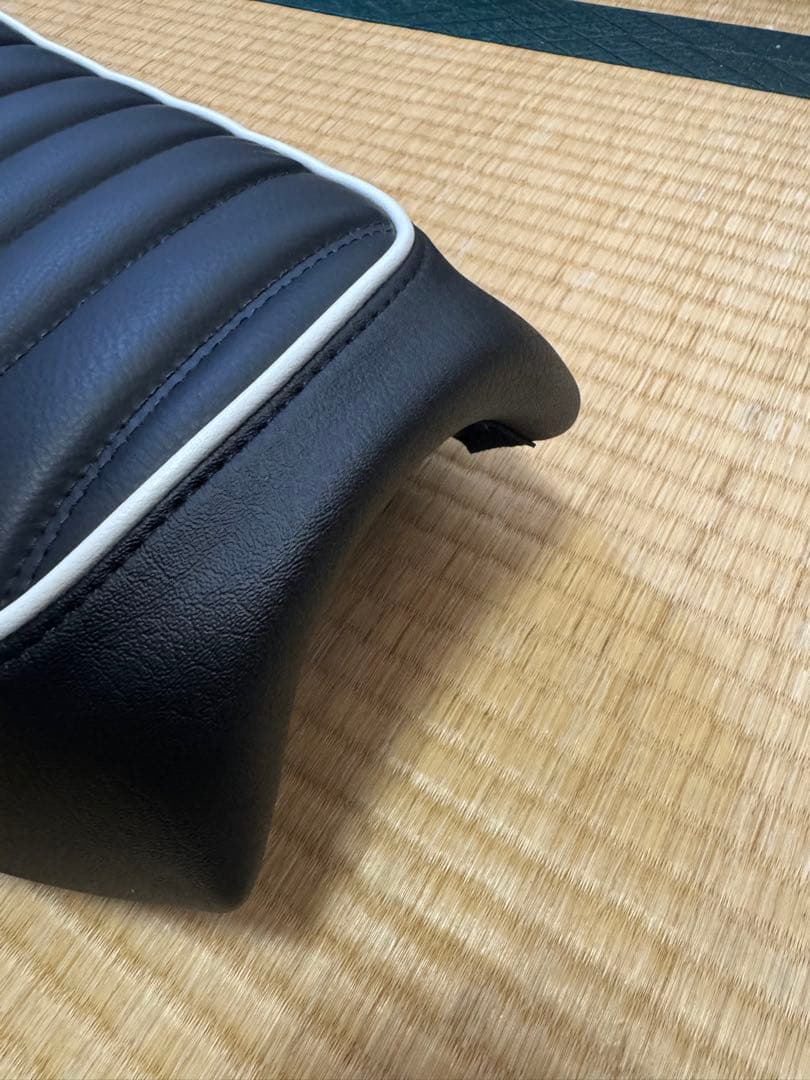 トライアンフボンネビルT120純正オプション　ローツインシート　A2302628