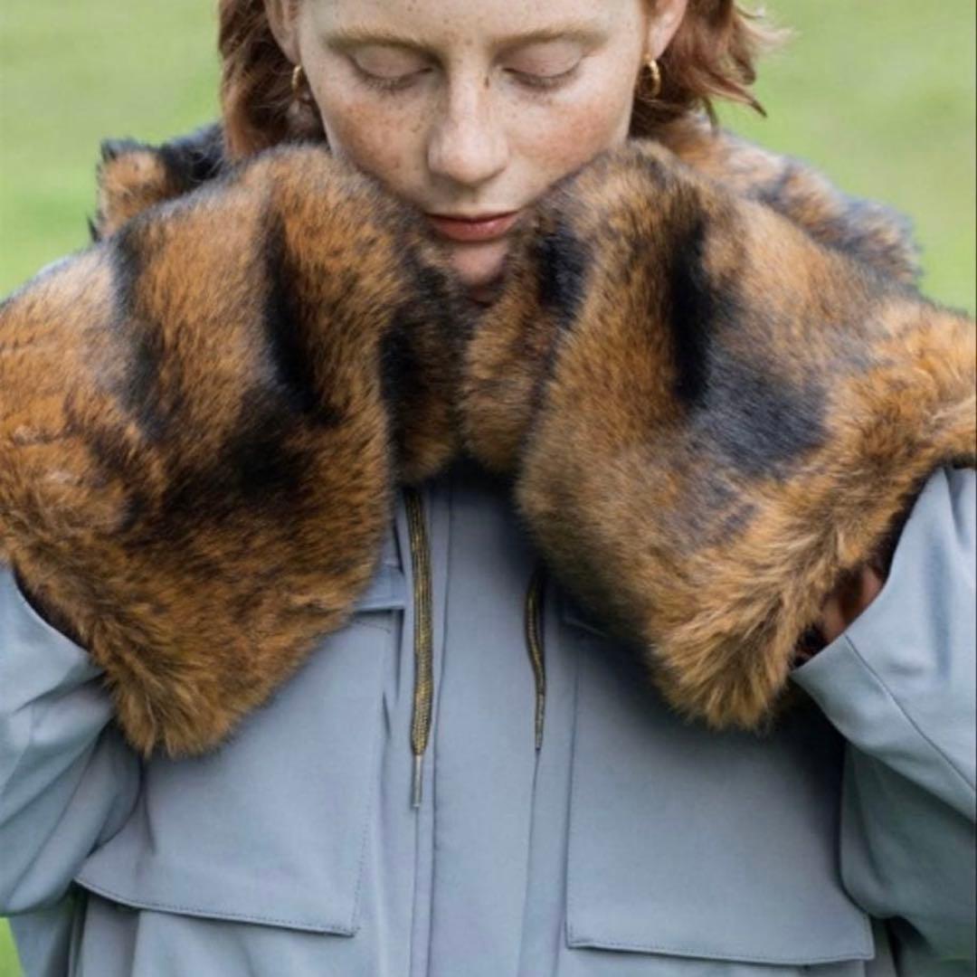 ジャケット・アウター leinwande Fur Mittens Jacket