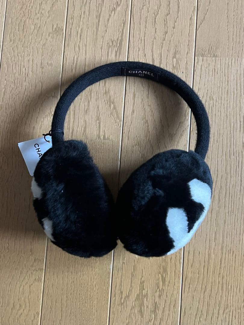CHANEL 耳あて イヤーマフ 黒 白 ココマーク ファー