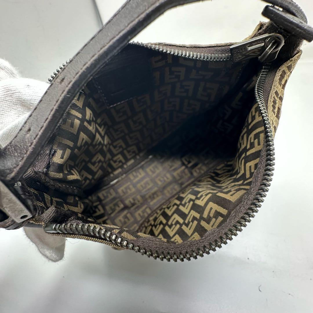 【美品】 FENDI フェンディ ズッキーノ FF ポーチ